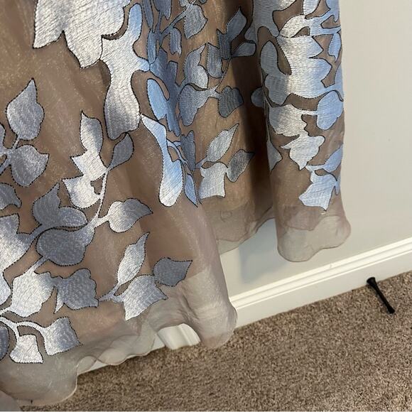 Hunter Bell Silver Metallic Cream Maxi Dress 2 - Picture 10 of 14
